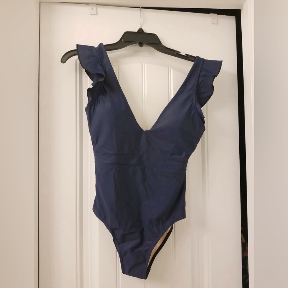 Summersalt The Ruffle Backflip in Navy size 4. Womens one piece swimsuit.